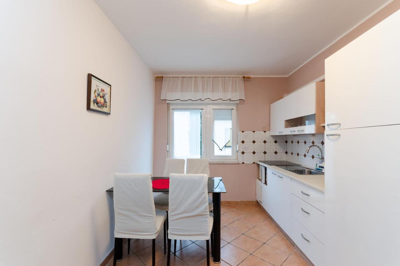 Apartments And Room Mirjana Dramalj Εξωτερικό φωτογραφία