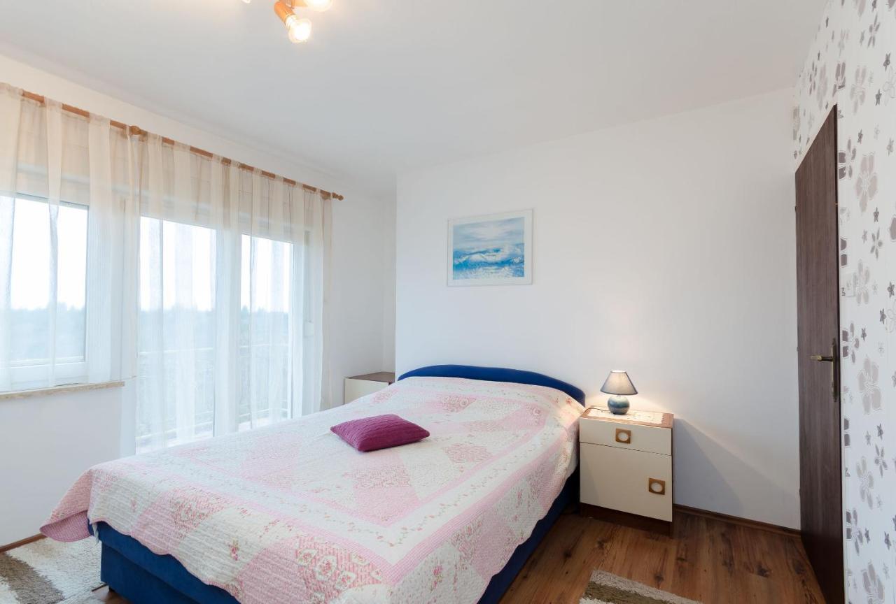 Apartments And Room Mirjana Dramalj Εξωτερικό φωτογραφία