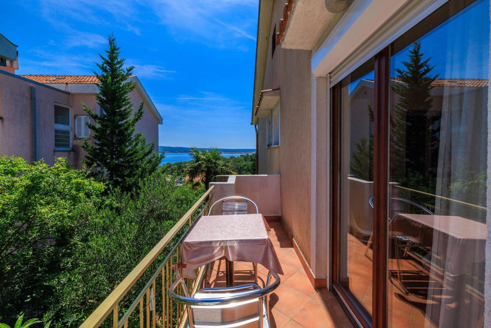 Apartments And Room Mirjana Dramalj Εξωτερικό φωτογραφία