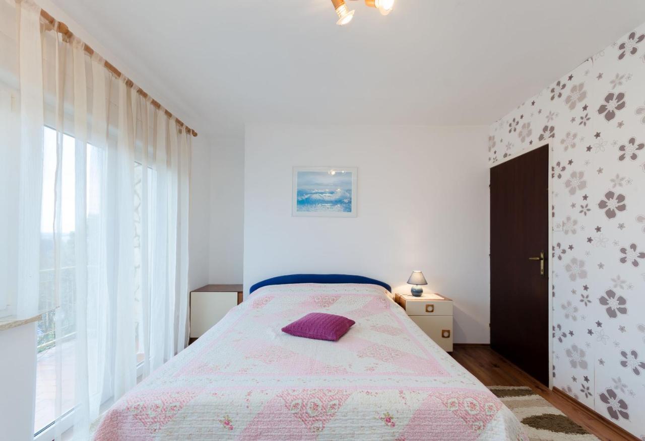 Apartments And Room Mirjana Dramalj Εξωτερικό φωτογραφία